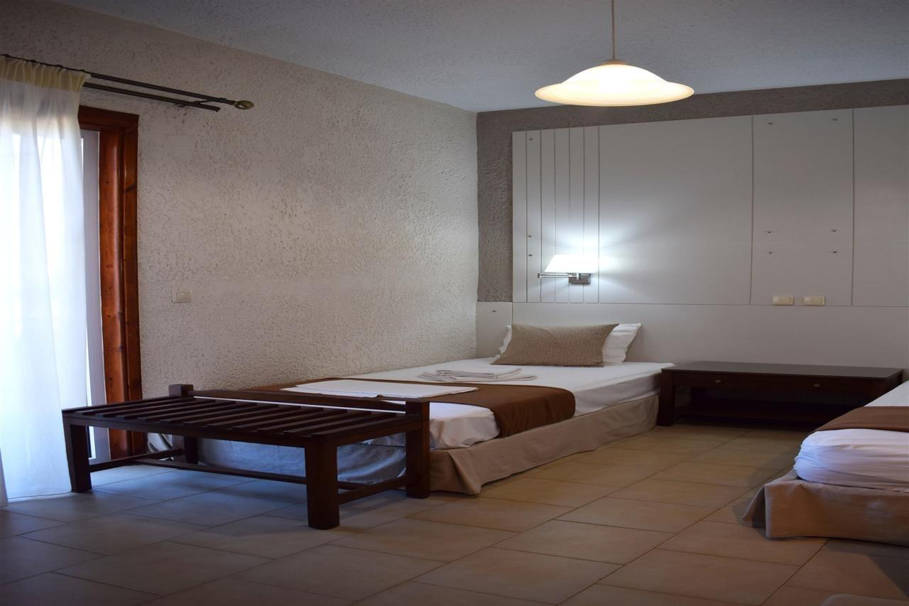 Altis Hotel Малія Екстер'єр фото